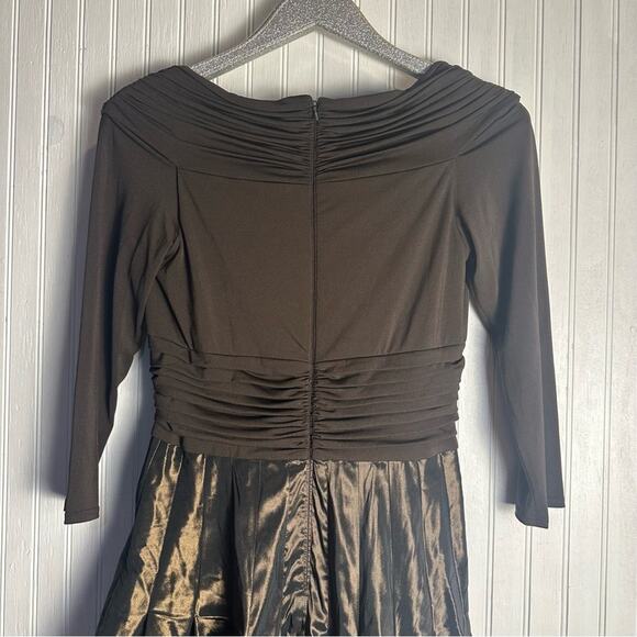 Tadashi Brown Dress Jersey Pleated and Taffeta - Picture 7 of 7